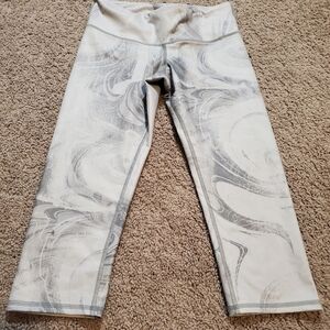 Alo White And Gray Marble Patterned Women's Cropped Leggings Size XS